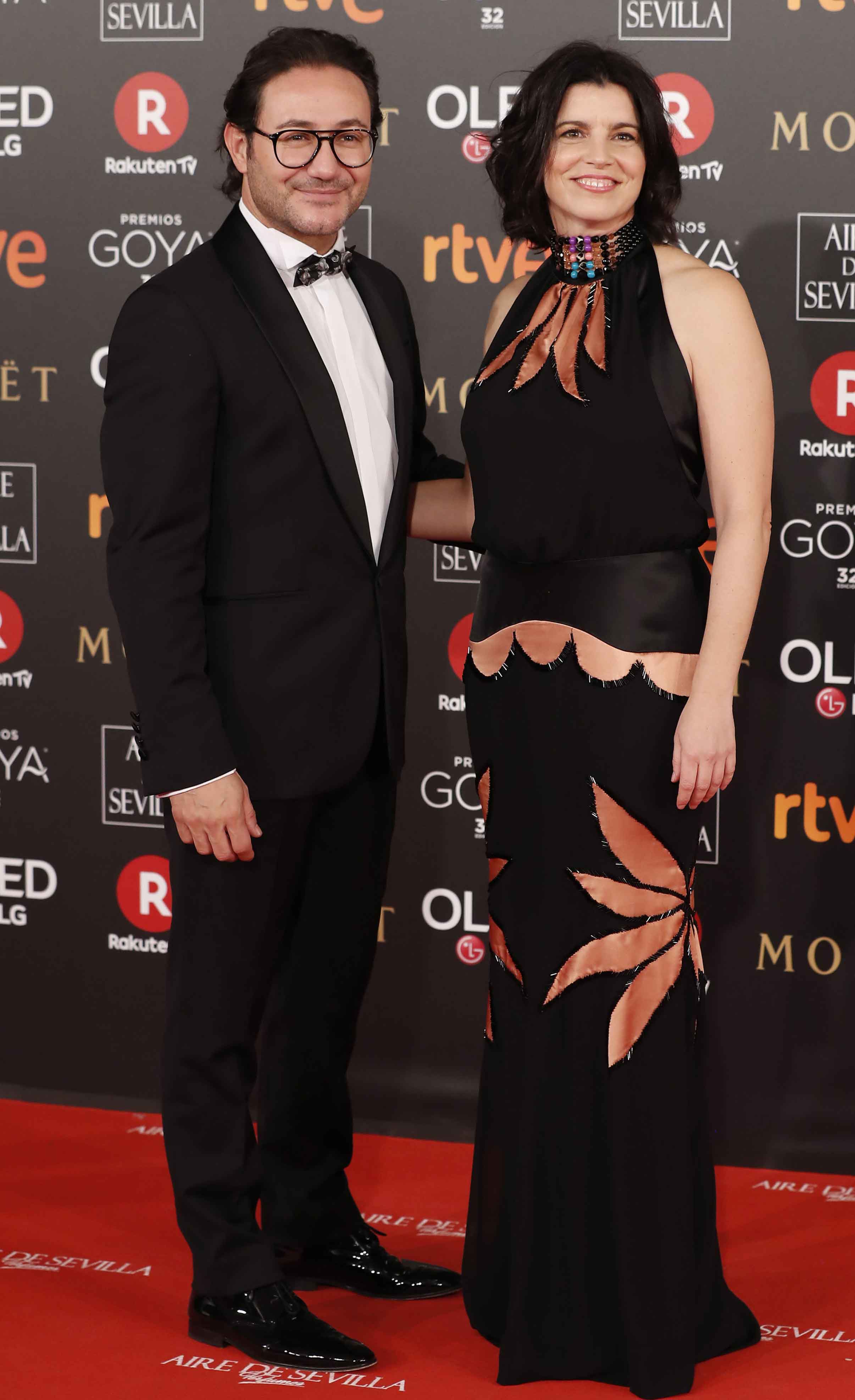 Carlos Santos junto su compañera de profesión Laia Marull.