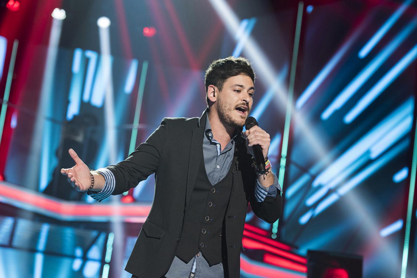 Gala 7: Cautivó con 'Mi héroe' de Antonio Orozco y se salvó de la nominación.