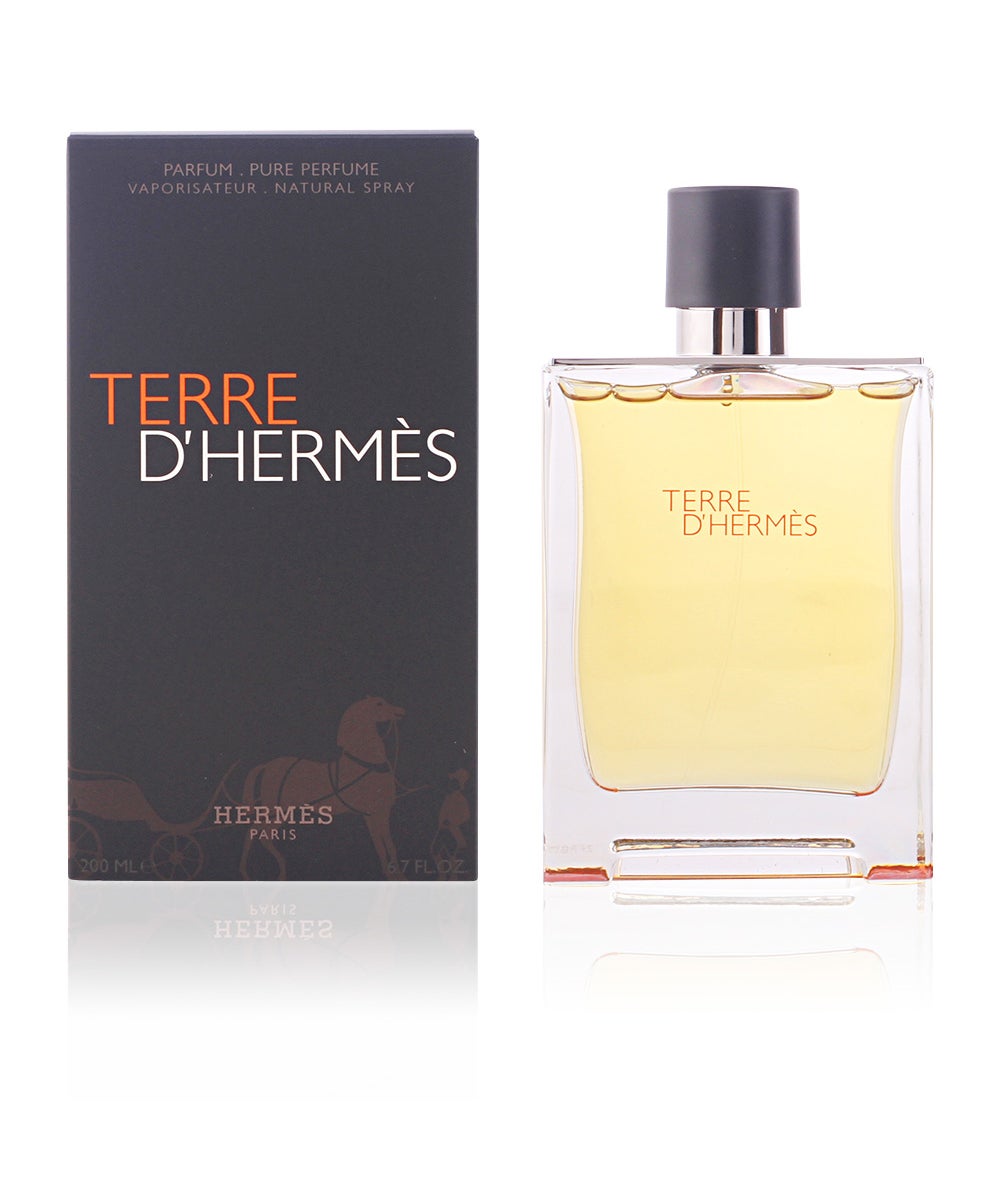 Terre D’Hermès EDT vaporizador. Agua de colonia para hombre, con el aroma de las maderas como protagonista. (48,06€, 50 ml, en Perfume’s Club)