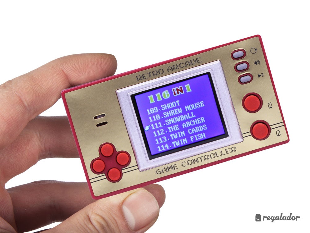 Aunque no lo queráis aceptar, siempre hemos tenido mejores records que vosotros. Y si no lo creéis regaladle una consola Retro Arcade y haced una competencia entre los dos. ¿Te atreves?