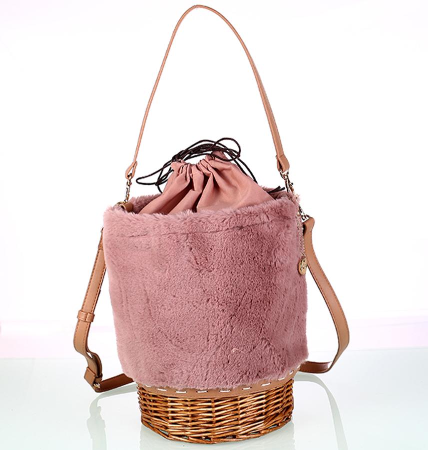 Capazo de peluche de Kbas. Precio: 41,90 euros.