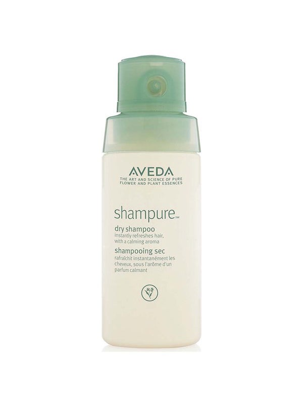 Champú en seco de Aveda. Reaviva el cabello para eliminar signos de grasa en las raíces. La fórmula 99,8% natural, refresca el pelo sin apelmazarlo. (27,95€, lookfantastic.es)