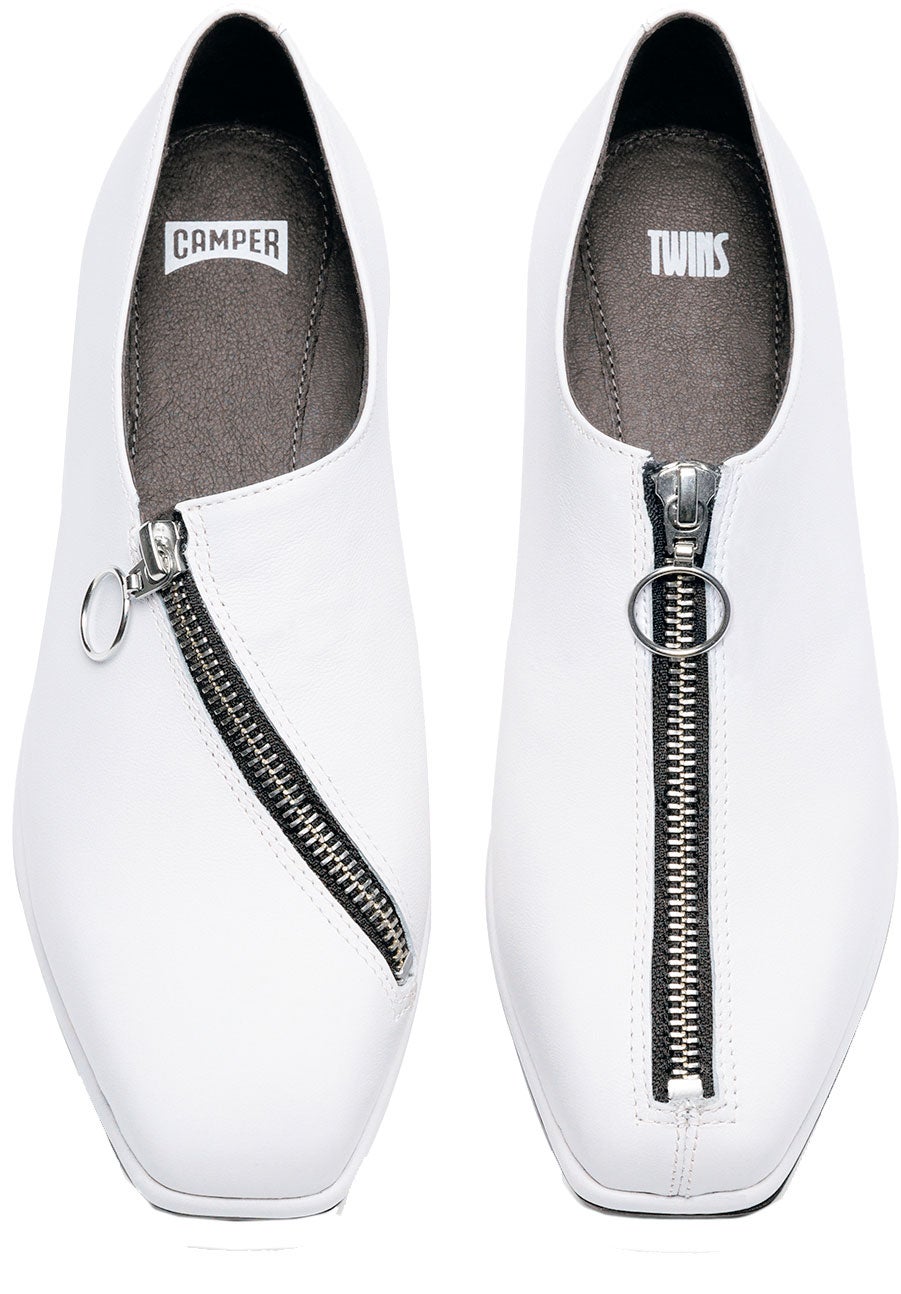 ¿Su empeño? Resaltar la riqueza de la diferencia, la complementariedad de los opuestos.