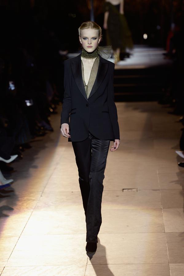 Detalles de la última colección de Carolina Herrera como directora creativa de su firma, durante el desfile en la Semana de la Moda de Nueva York.