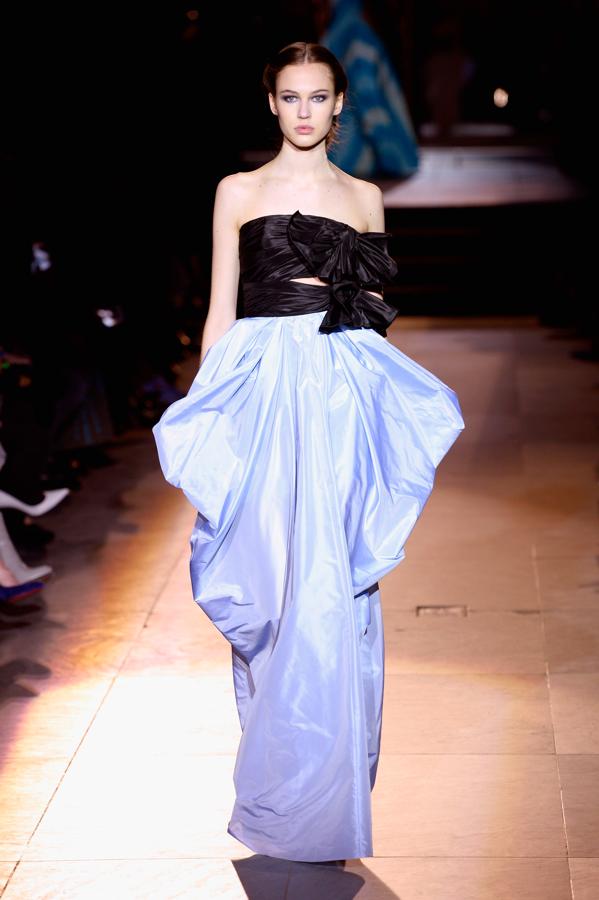 Carolina Herrera ha hecho una revisión a su trayectoria en su última colección presentada en la Semana de la Moda de Nueva York.