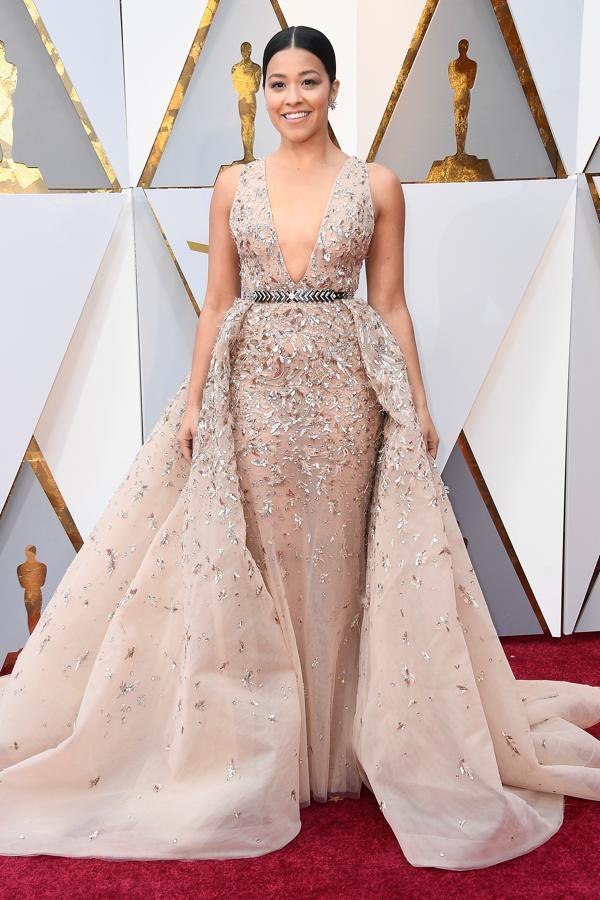 Gina Rodríguez hizo muy bien los deberes en los Oscar de 2018. Su Zuhair Murad con volumen era pura magia.
