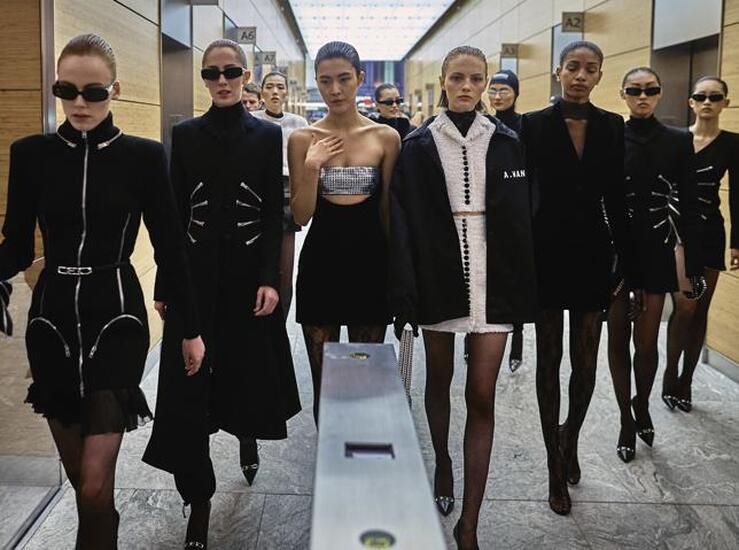 Fotos: Tendencia Matrix: así se lleva en la pasarela, así la llevan las famosas