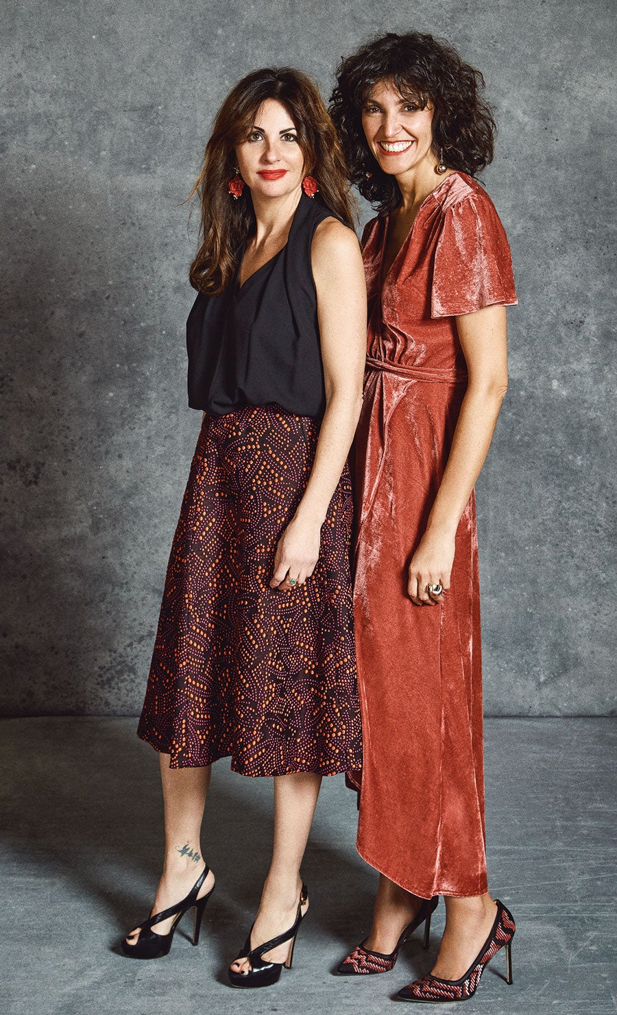Irene Ruiz Serrano, de Sastrería de las flores, con Elisa Sánchez.