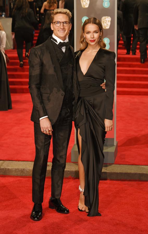 Oliver Proudlock y Emma Louise Connolly.