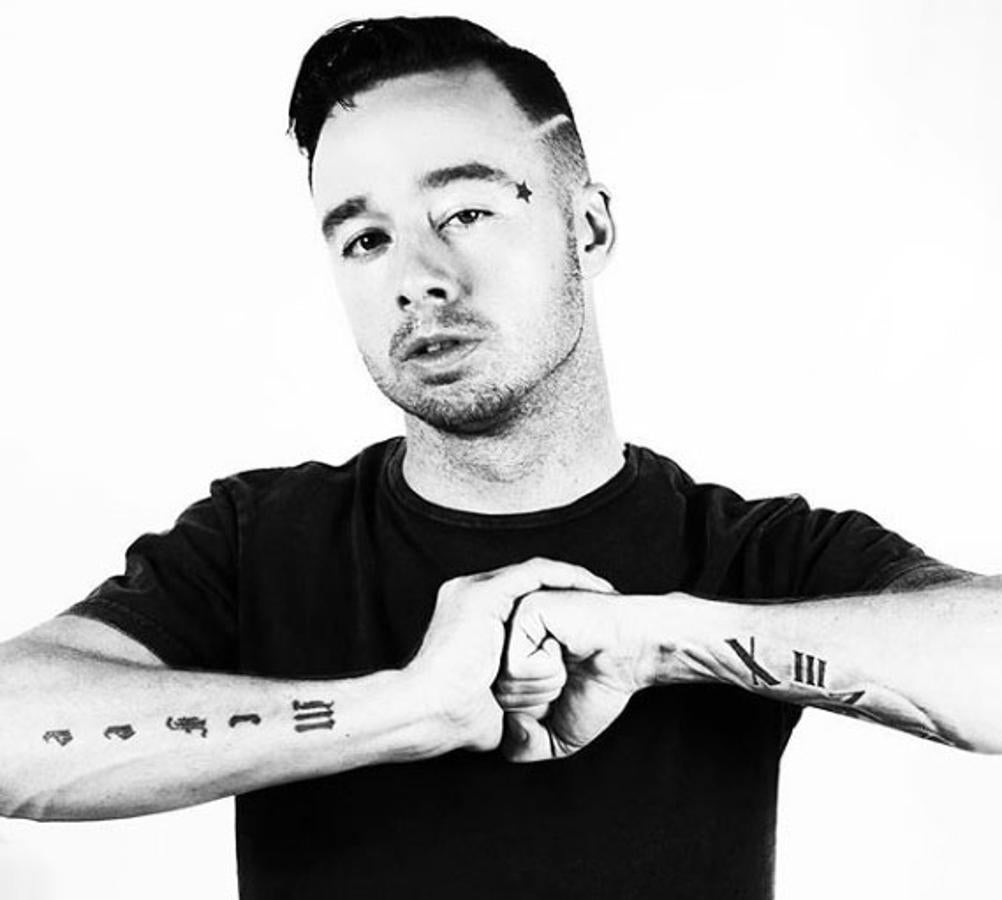 El rapero Jon James murió tras un trágico accidente de avioneta mientras grababa un videoclip.