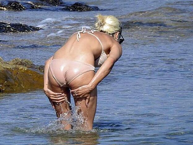 Galería. Ana Fernández, en la galería de famosas que destacan por su retaguardia.