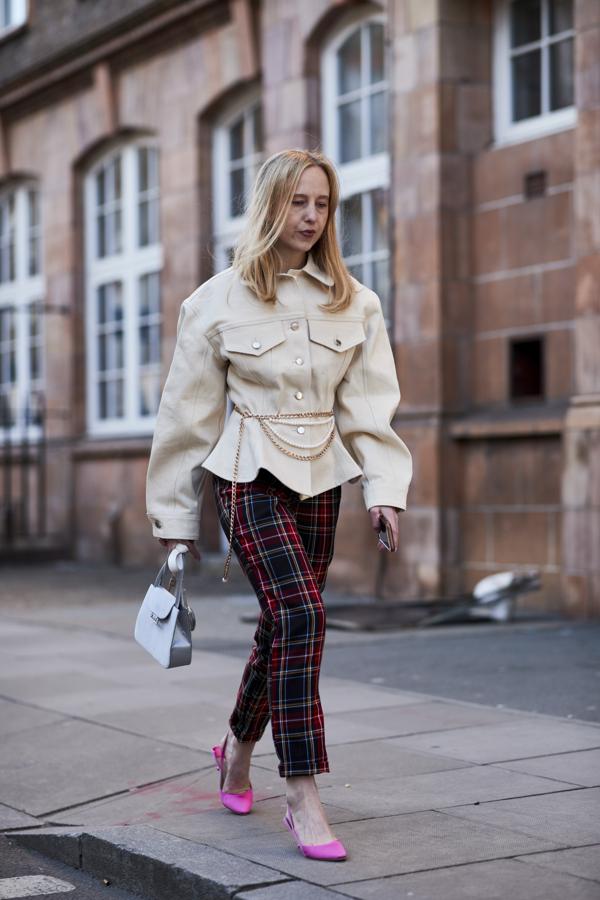 Los 'kitten heels' han venido a salvarnos la vida. ¡Adiós al dolor de pies!