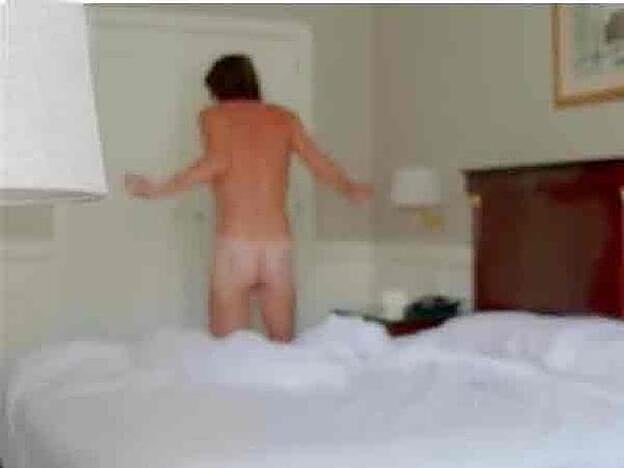 Sabti Millán desveló que duerme desnudo.