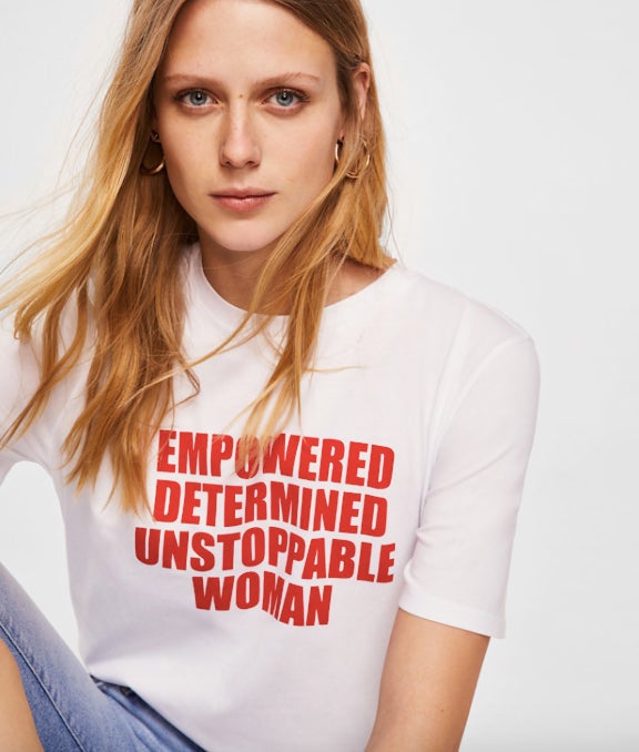 Camiseta día de la mujer, de Mango: 12,99 euros.
