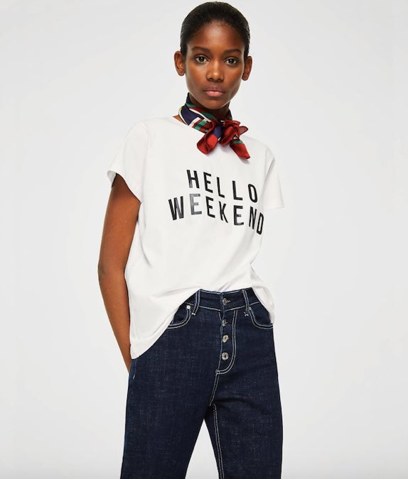 Camiseta de algodón con mensaje de Mango: 12,99 euros.