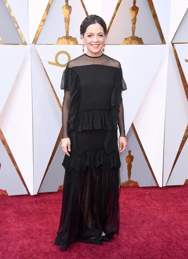 Natalia Lafourcade, con un look en total black, tan aburrido como oscuro.