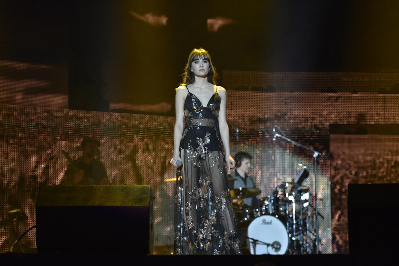 Aitana interpreta dos canciones en solitario en la gira de OT 2017.