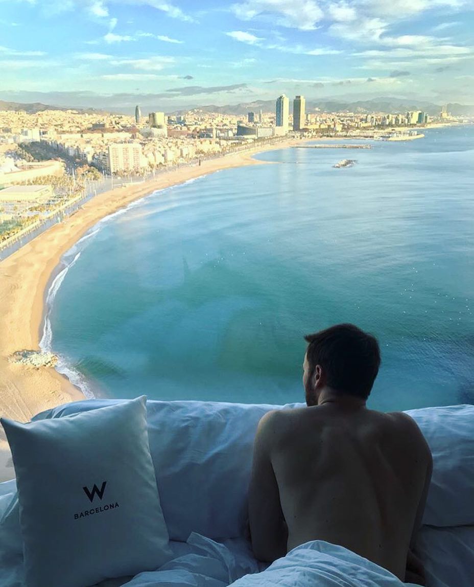Hotel W Barcelona: más de 55.000 seguidores. Es uno de los hoteles españoles más deseados en Instagram. Sus habitaciones pegadas al mar son espectaculares. Foto: @maxplore.