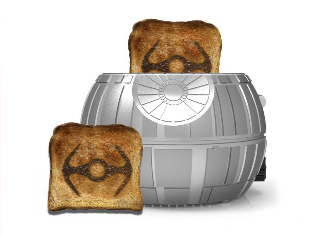 La excusa perfecta para levantarte un lunes con energía es este tostador de Star Wars. Tendras mucha hambre, eso sí… 59€