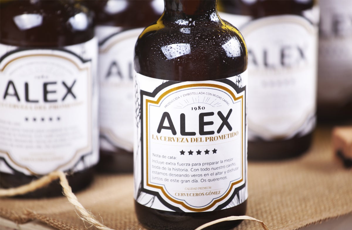 Para los que son fan de la cerveza, seguro que un pack de cerveza personalizada le hará mucha ilusión. 22,95€