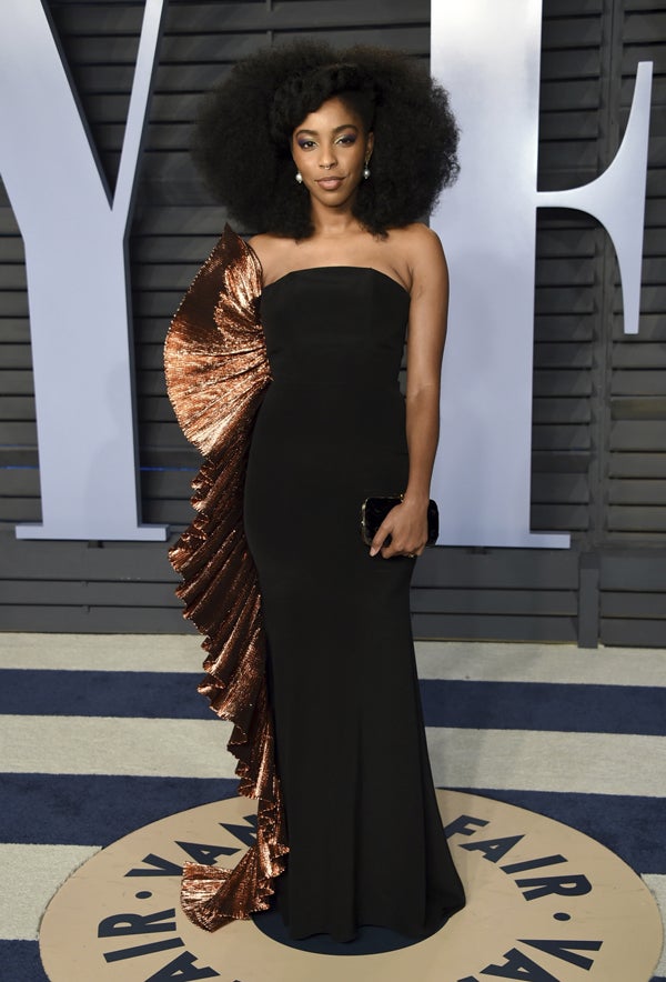 Jessica Williams luce un vestido de Chtiano Siriano durante los Premios Oscar 2018.