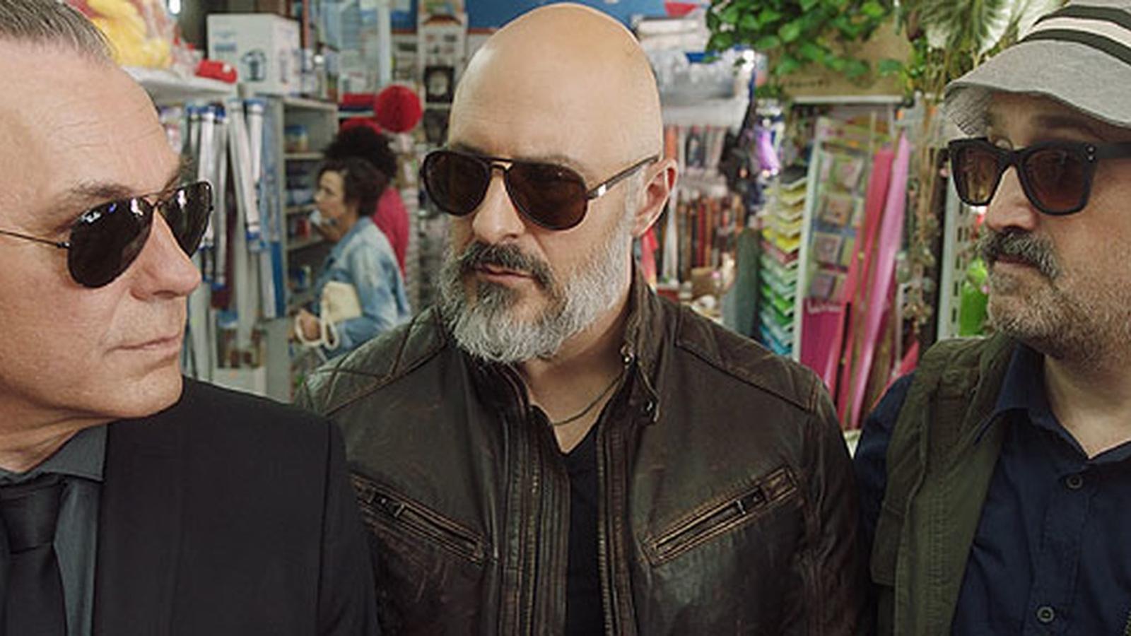 Por querer proteger a sus hijas de lo que ellos consideran 'malas influencias', consiguen que les odiemos un poquito. Eso sí, son muchas las risas que te echas en 'Es por tu bien'.