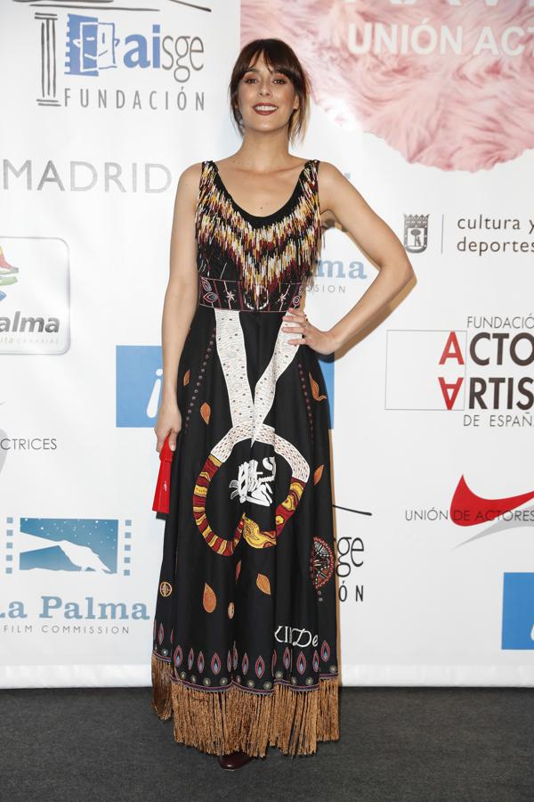 Belén Cuesta pisó la alfombra gris de los Premios Unión de Actores y Actrices con un vestido con estampado pañuelo y flecos de Dior