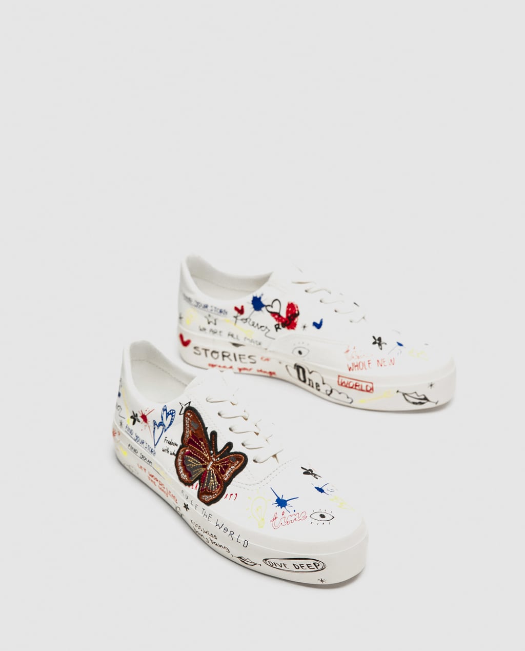Decoradas con dibujos y bordados, de Zara (29.95 euros)