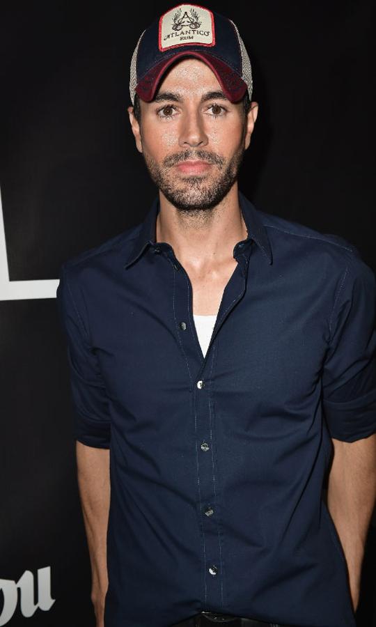 Enrique Iglesias y su pareja la tenista Anna Kurnikova se convirtieron en padres de mellizos a finales del año pasado.