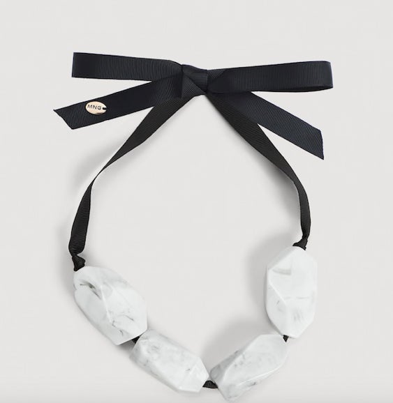 Collar con piezas combinadas de Mango: 15,99 euros.