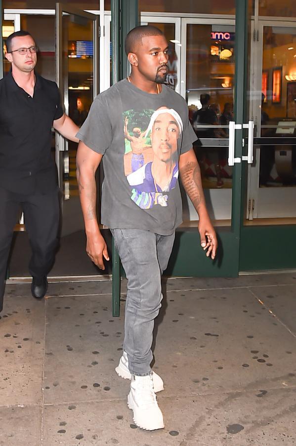 Kanye West tiene también tatuajes... ¿Se hará otro ahora que ha vuelto a ser padre?