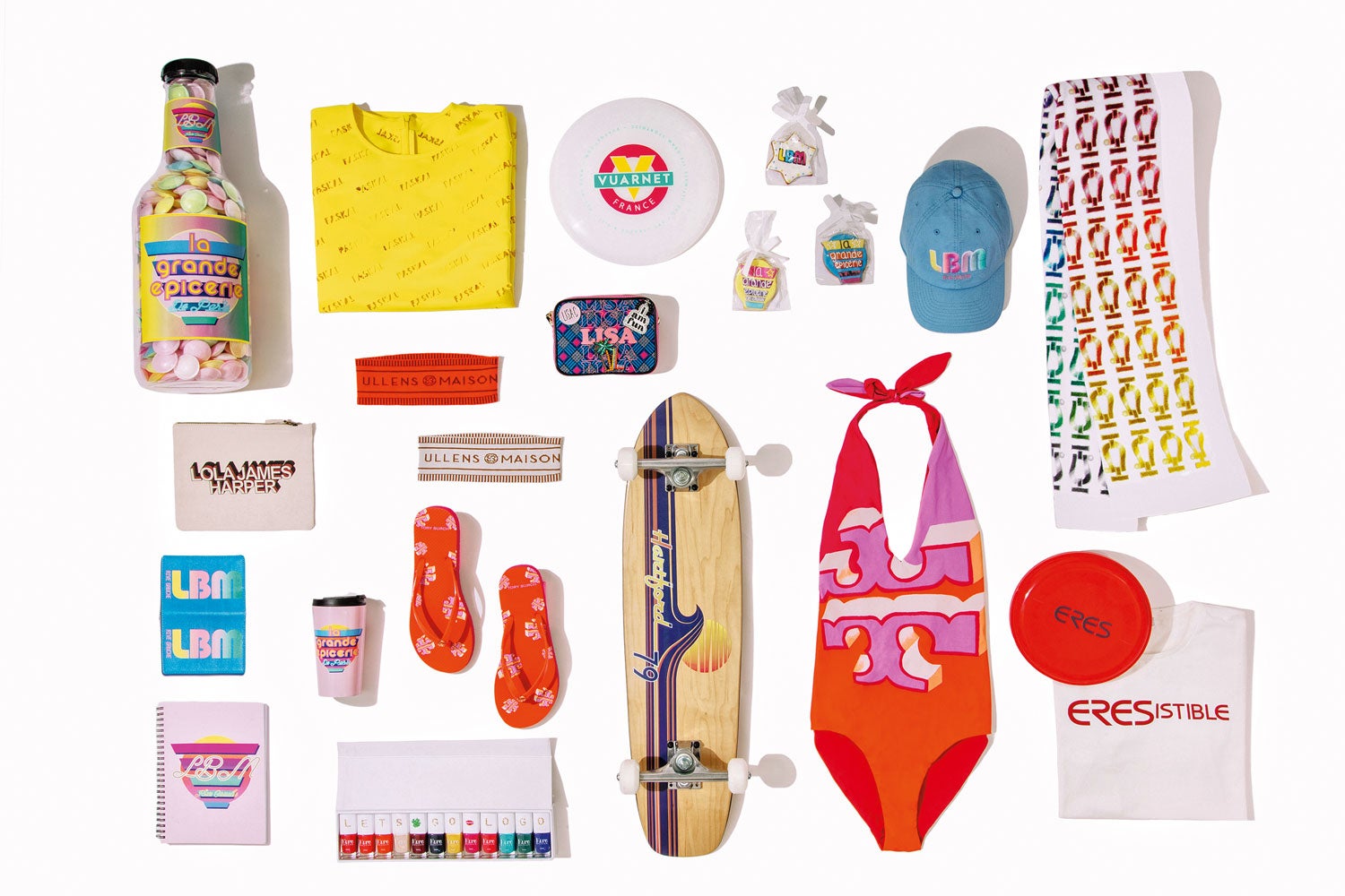 La logomanía ha vuelto y Le Bon Marché ha organizado una exposición y venta de productos excluvivos, Let's go logo, en los que la presencia de los logotipos de las marcas es una constante. Puede verse hasta el próximo 1 de abril. >www.lebonmarche.fr.