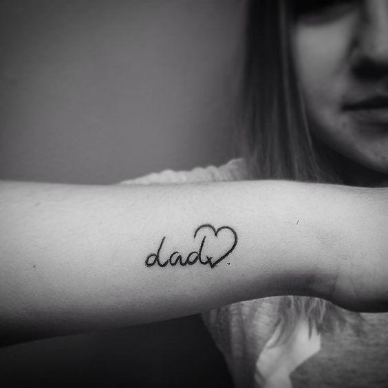 Inspiración: ideas de tatuajes para padres e hijas. Fechas, dibujos, frases...