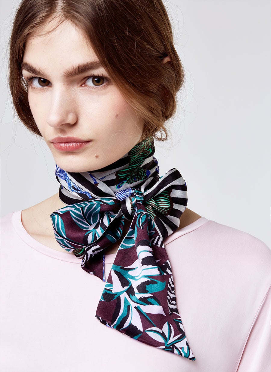 Pañuelo corbatero de Uterqüe: 49 euros.