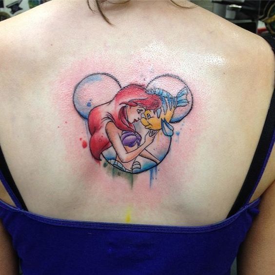 Ariel, con su inseparable amigo Flounder. ¡Una de las amistades más bonitas que hemos visto!