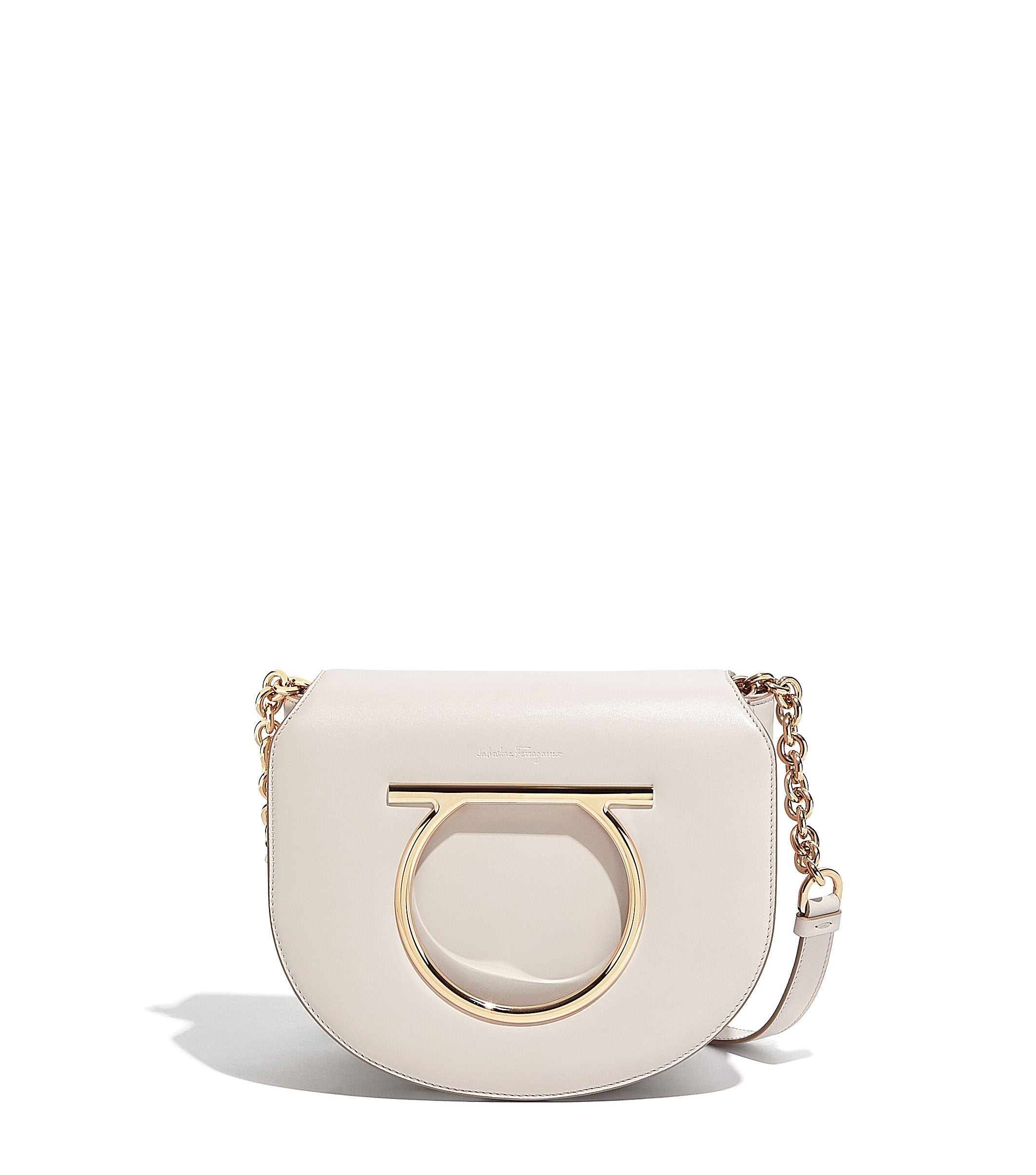 ... y este bolso de Salvatore Ferragamo.