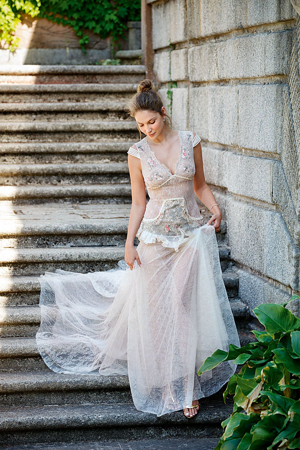 Paloma Bloyd (actriz) Claves de estilo. Indispensables: “Mucho amor, compenetración con familia y amigos, un entorno bello y comida deliciosa”. Novia modelo: “Kate Moss me impactó con su precioso vestido de John Galliano”. Una boda: “Mi padre se casó con su segunda mujer después de que le diagnosticaran a ella un cáncer terminal. Ocurrió unas semanas antes de su muerte, rodeados de la familia. Fue verdaderamente sobrecogedor, precioso e inolvidable”.