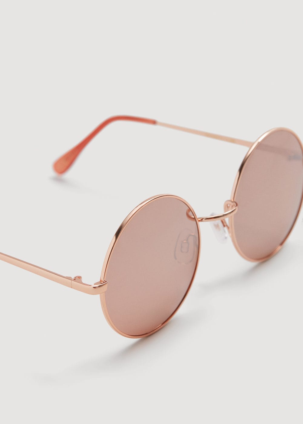 Gafas de sol redondas de Mango: 19,99 euros.