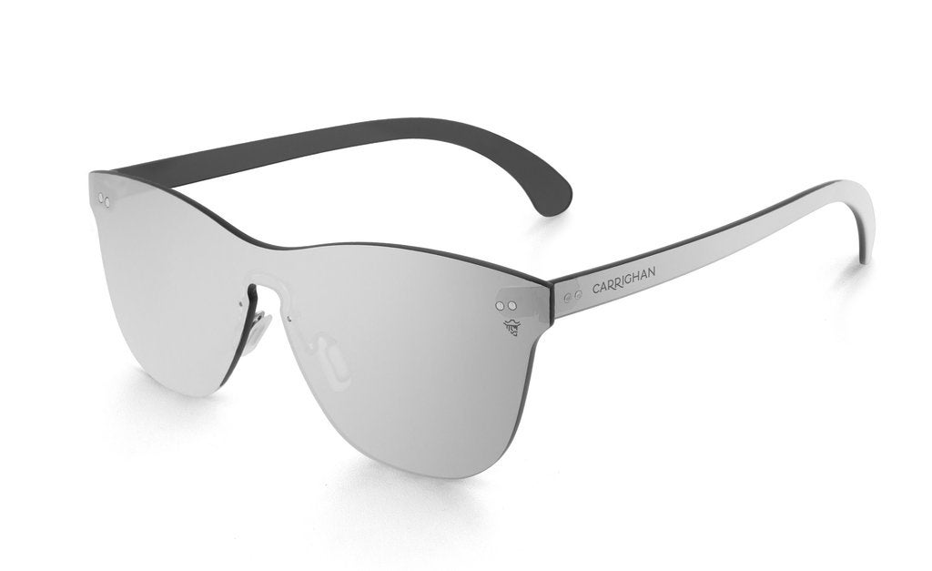 Y lo que seguro no te esperabas… ¡También puedes personalizar sus gafas Carrighan! Justo al lado de la marca podrás incorporar el nombre de mamá. Si de por sí es exclusiva, este complemento le diferenciará seguro.