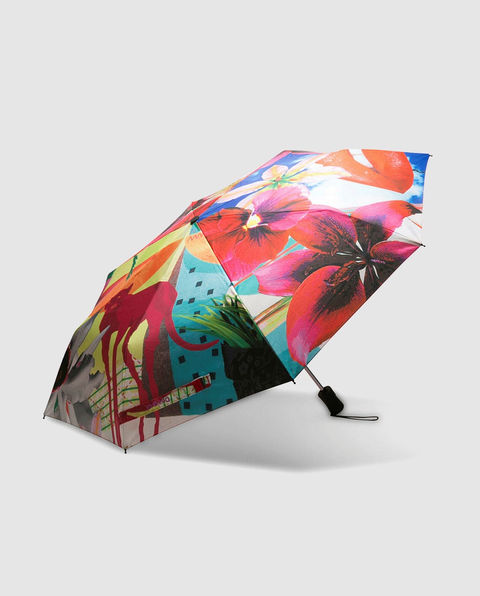 Precioso paraguas de Desigual para llevar las lluvias primaverales con mucho estilo. (29,95 euros)