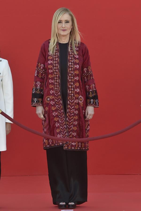 Los kimonos y el estilo oriental han conquistado el armario y los looks de Cristina Cifuentes.