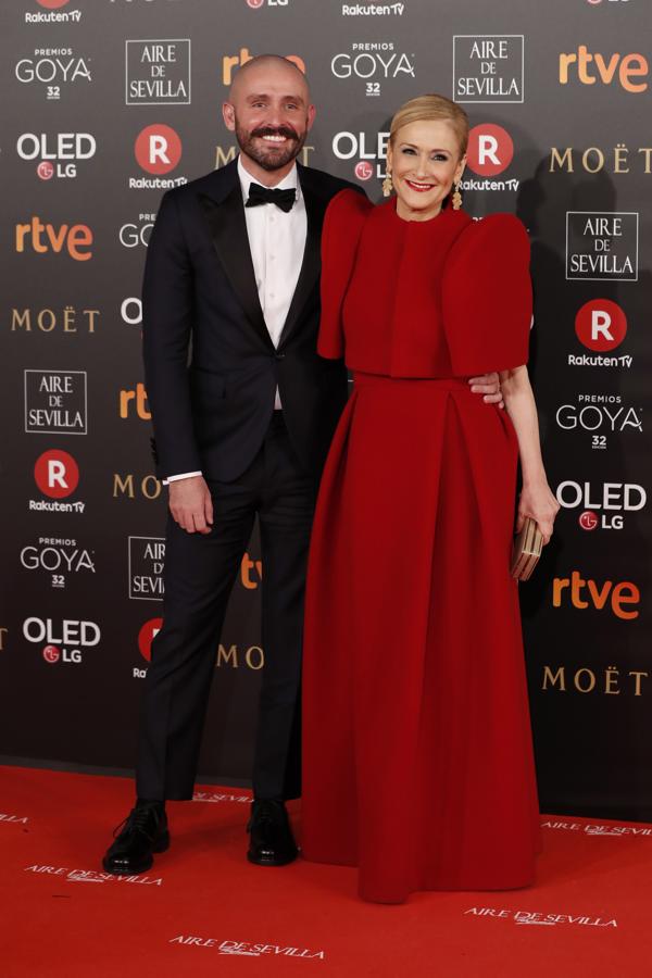 Parecía un Delpozo, pero resultó ser de Modesto Lomba. Lo firmara quien lo firmara, Cifuentes fue una de las mejor vestidas en la alfombra roja de los Goya 2018.