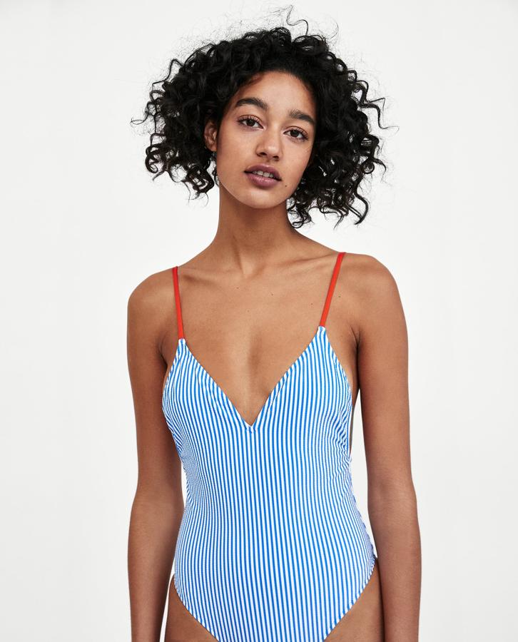Bañador con rayas verticales de Zara: 25,95 euros.