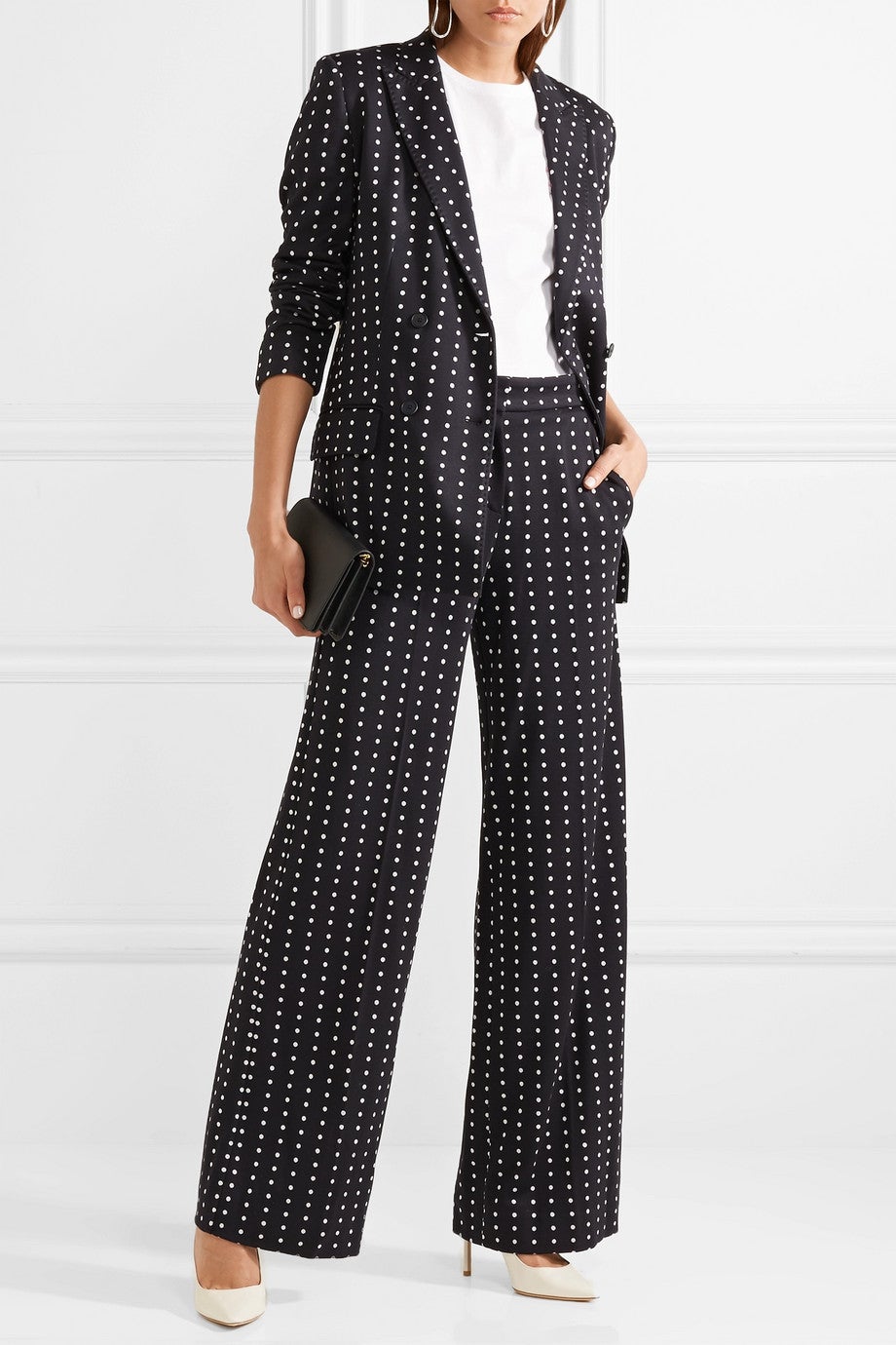 O con un dos piezas de lunares como este otro, que lo podrás recilcar para una reunión de trabajo o cualquier evento formal. En cuanto le cambies los complementos, parecerá otro look