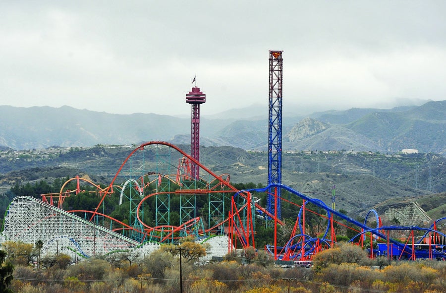 Este parque de atracciones está situado en la Valencia de California (EEUU). Six Flags Magic Mountains es pura adrenalina y alberga en su interior una de las montañas rusas más altas del mundo, Superman, con 126,5 metros de altura.