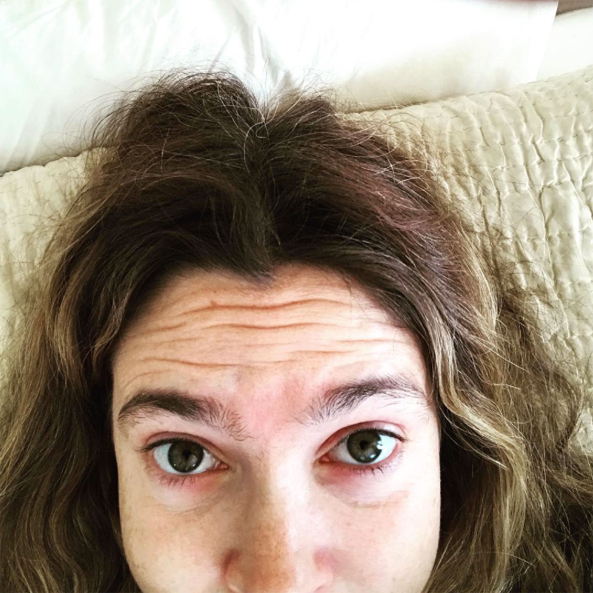 Drew Barrymore. Hace unas semanas, le dijo a un fotógrafo que no estaba embarazada sino gorda, y que por favor la dejara “engordar en paz”. En este 'selfie' pasa hasta de depilarse las cejas. Brava.