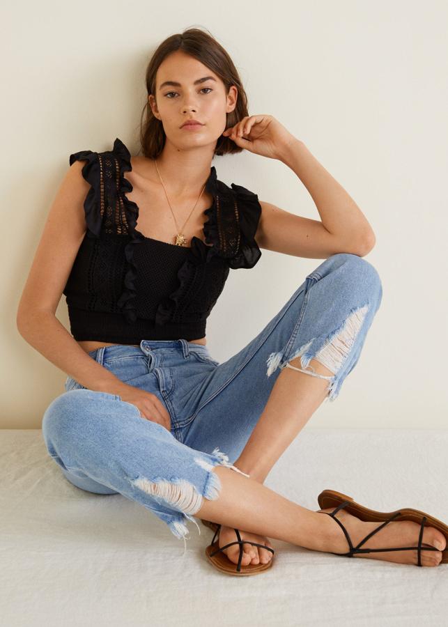 Zara y Mango lo tienen casi igual, así que no podía faltar en nuestra selección de caprichos. Precio: 22.99 euros.