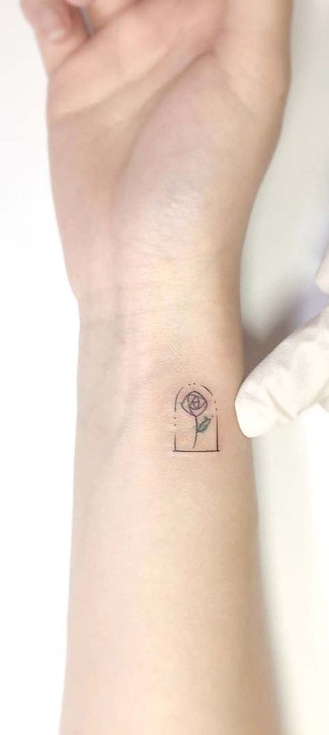 Fotos: Tatuajes de flores para sentir la primavera en tu piel