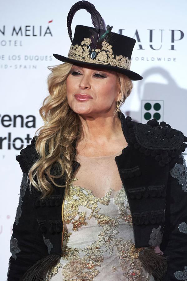 En 2003 le detectaron cáncer en un pecho. Tras un segundo cáncer de mama, decidió someterse a una doble mastectomía.