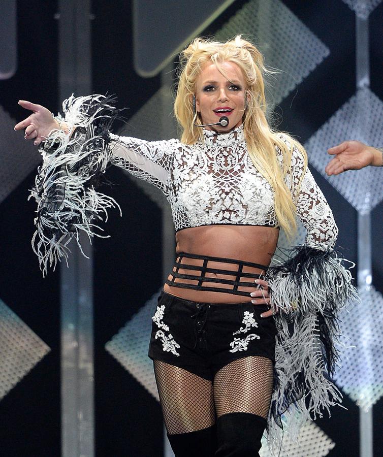 Ha sufrido depresión postparto, una enfermedad que en combinación con su ruptura con Kevin Federline, el acoso de los medios y la presión de su carrera, llevaron a la cantante a hundirse.